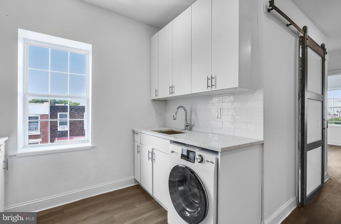 2046 E Huntingdon St #3f Property Photo 4