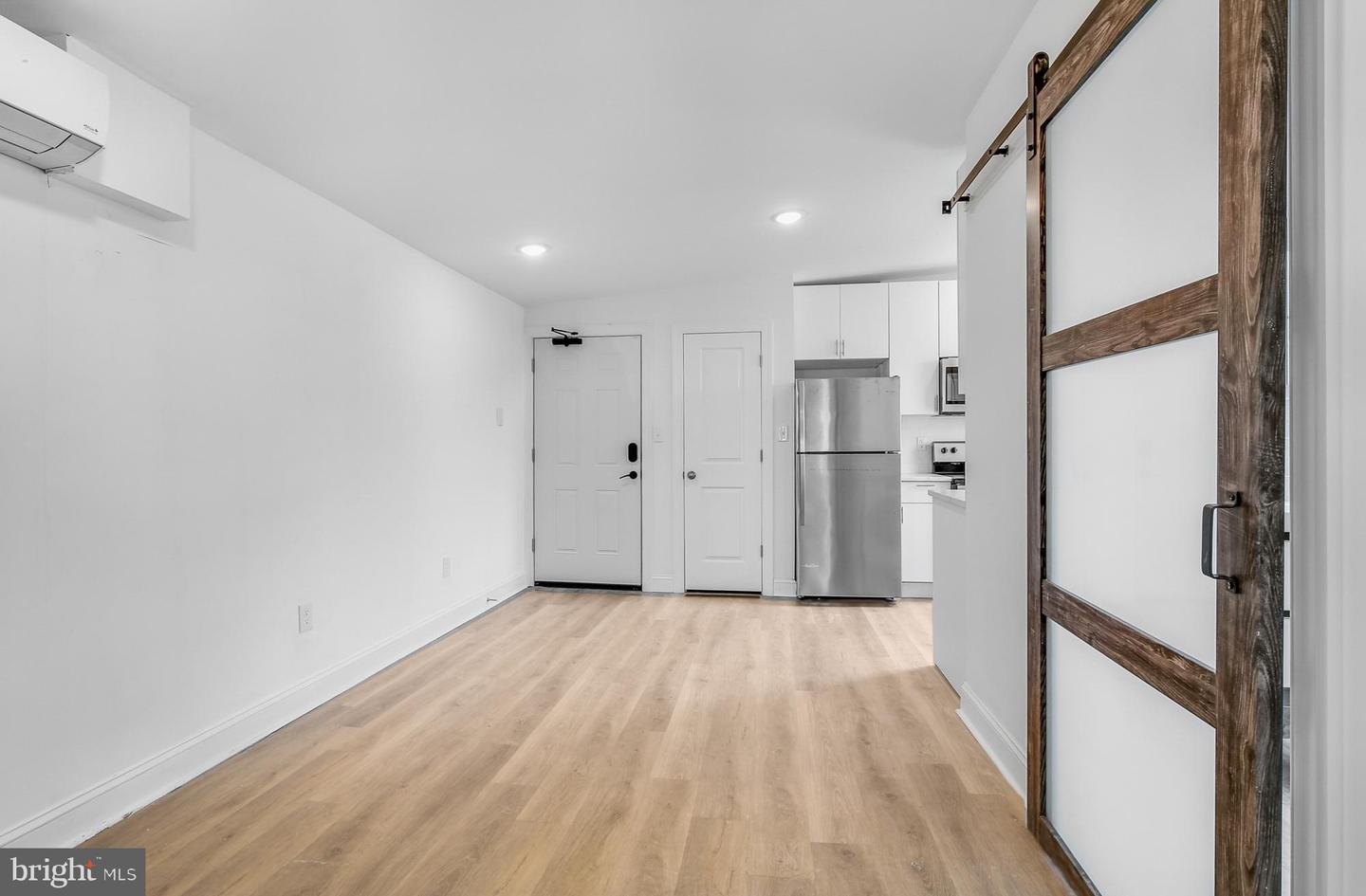 2046 E Huntingdon St #3f Property Photo 6