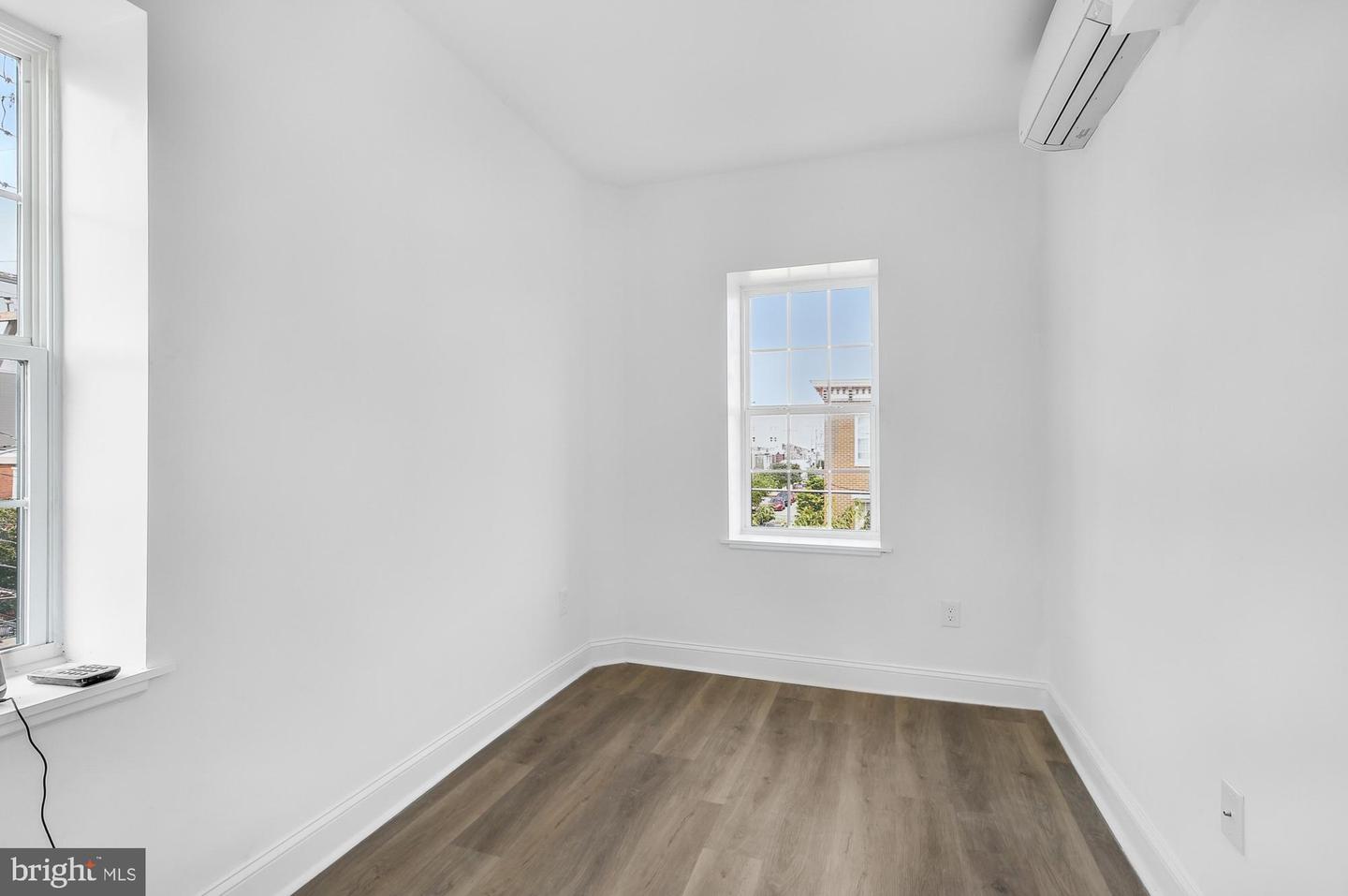 2046 E Huntingdon St #3f Property Photo 9
