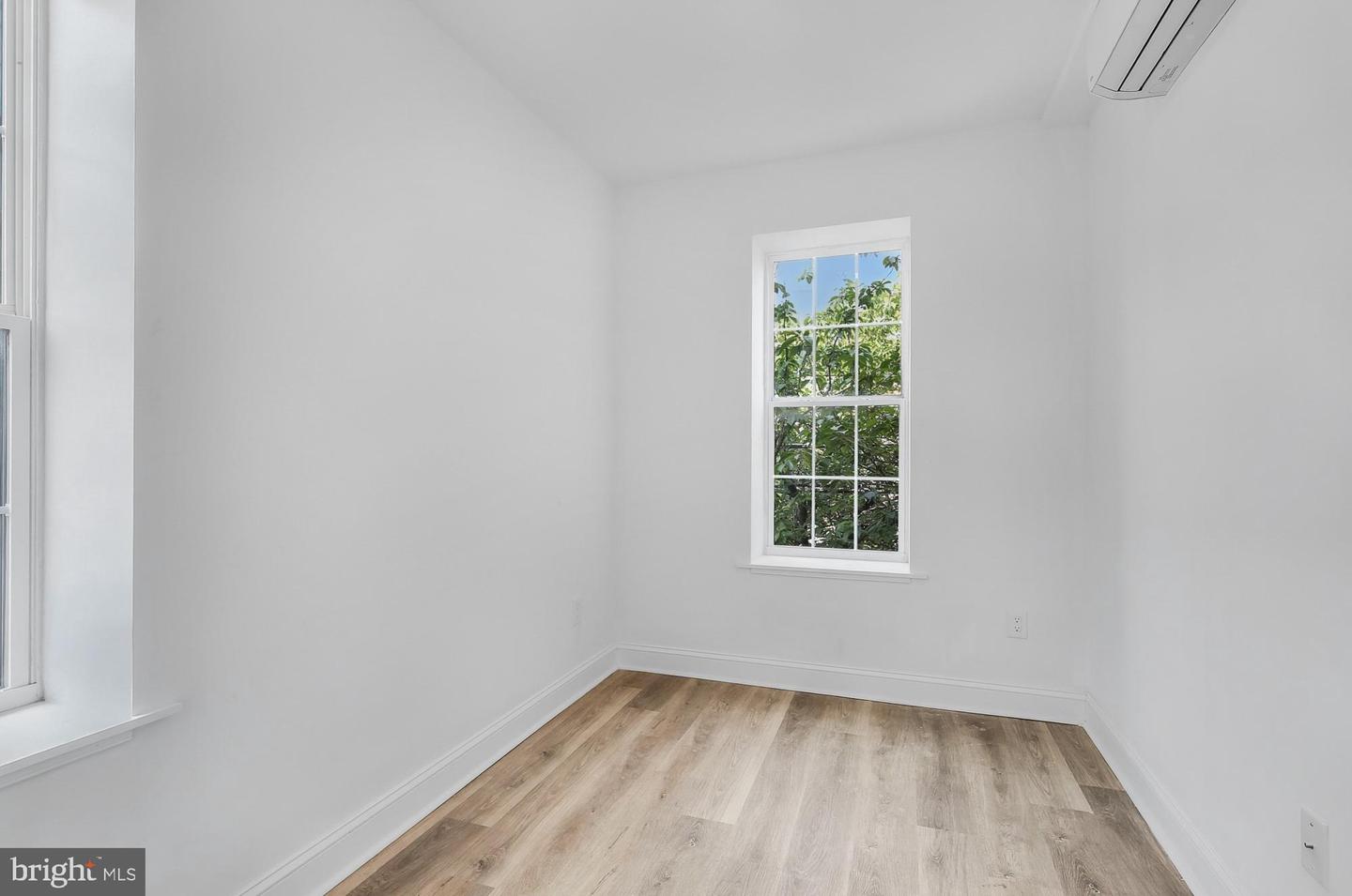 2046 E Huntingdon St #2f Property Photo 9