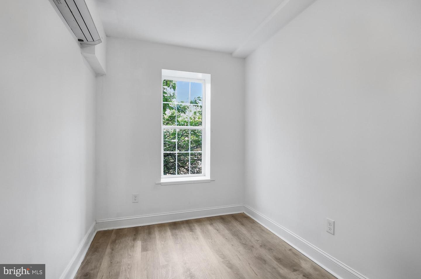 2046 E Huntingdon St #2f Property Photo 11