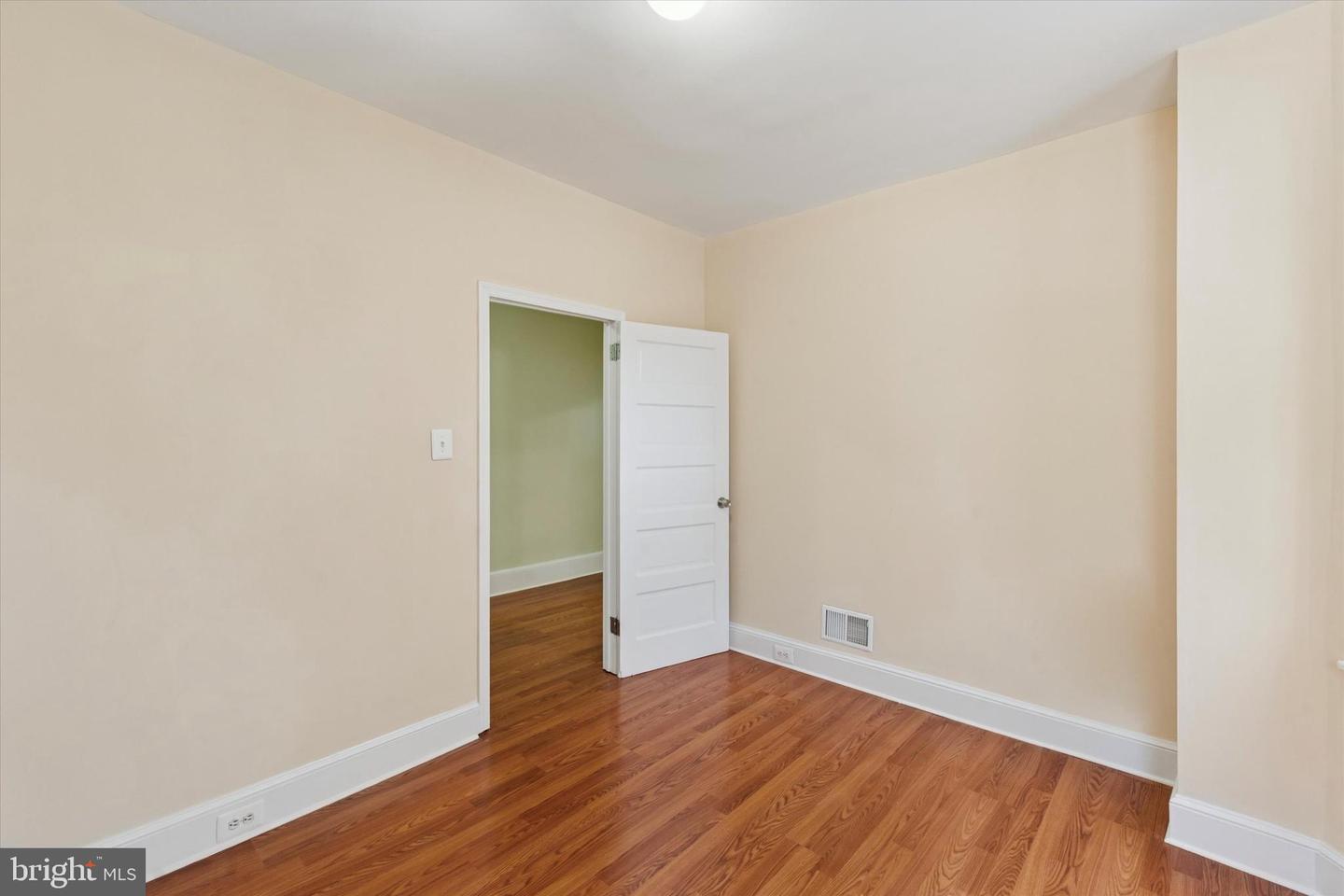 322 W Somerville Ave Property Photo 16