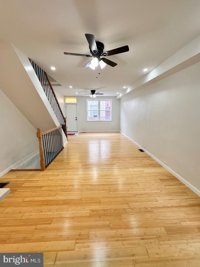 2441 S Darien St Property Photo 5