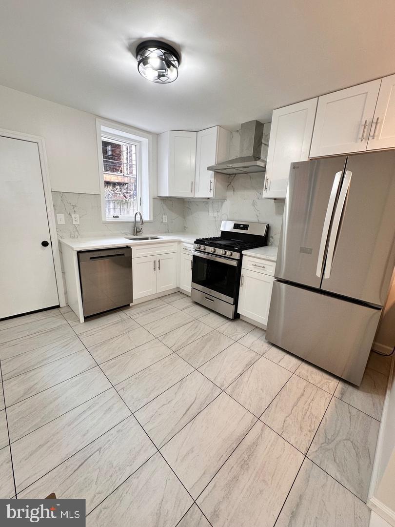 2441 S Darien St Property Photo 6