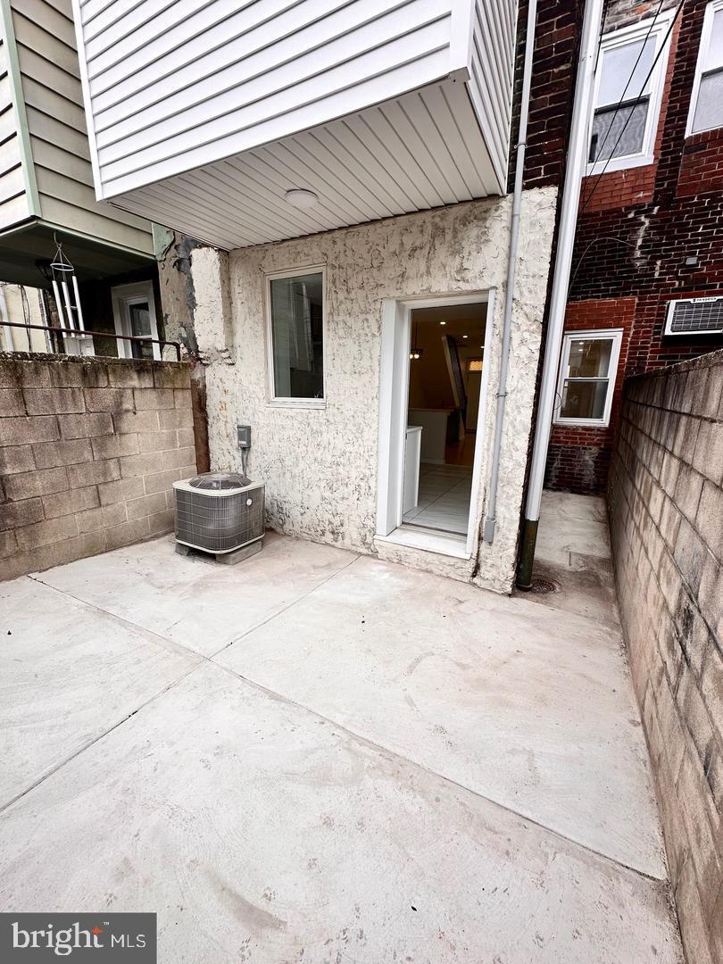 2441 S Darien St Property Photo 15
