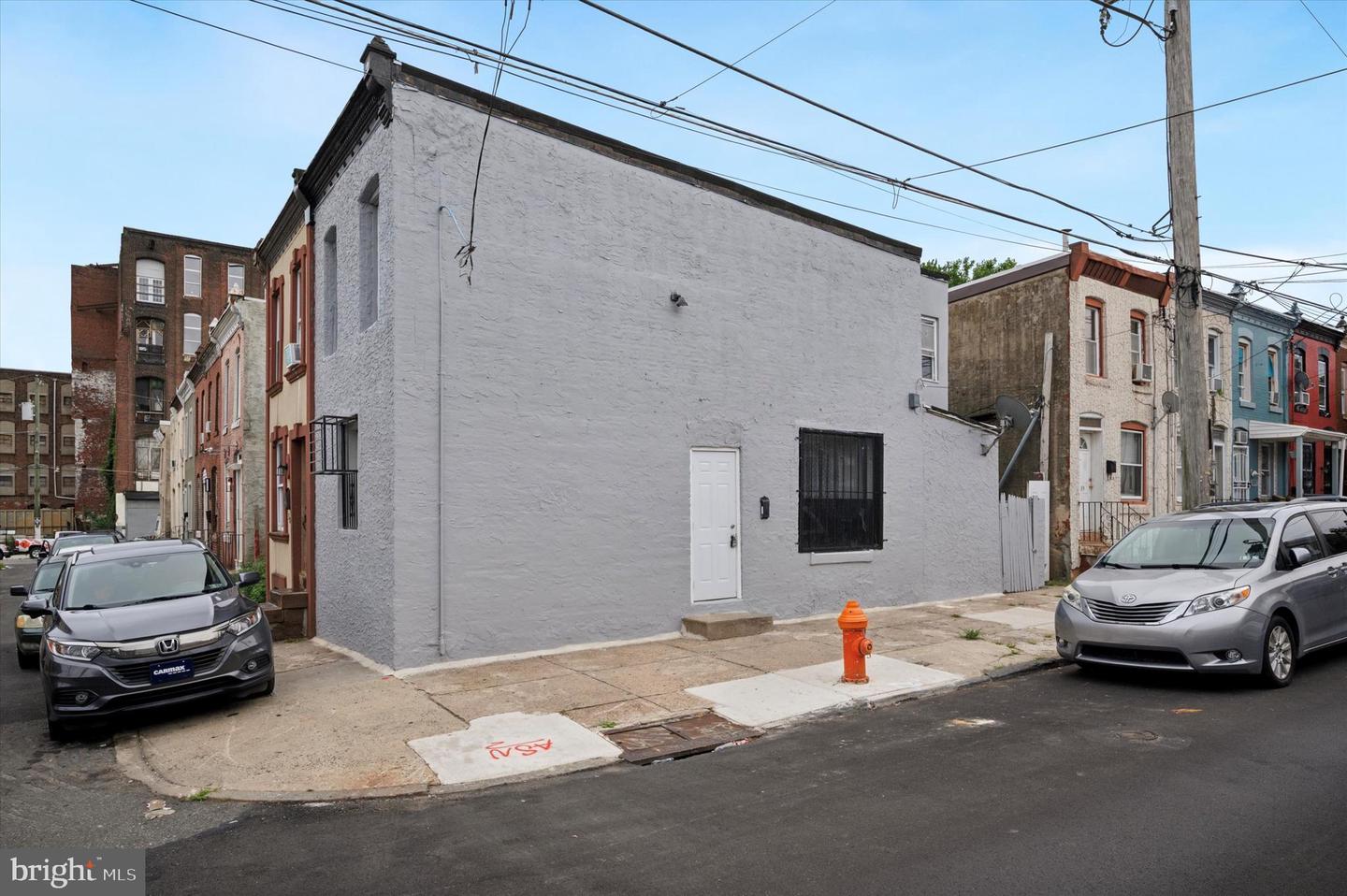 300 E William St Property Photo 1