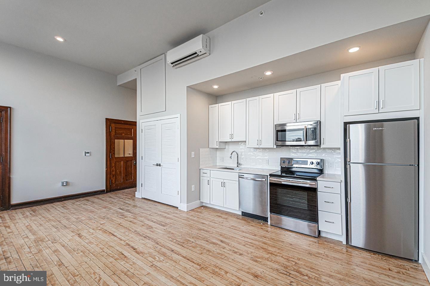 1300 S 19th St #unit 300 Property Photo 1