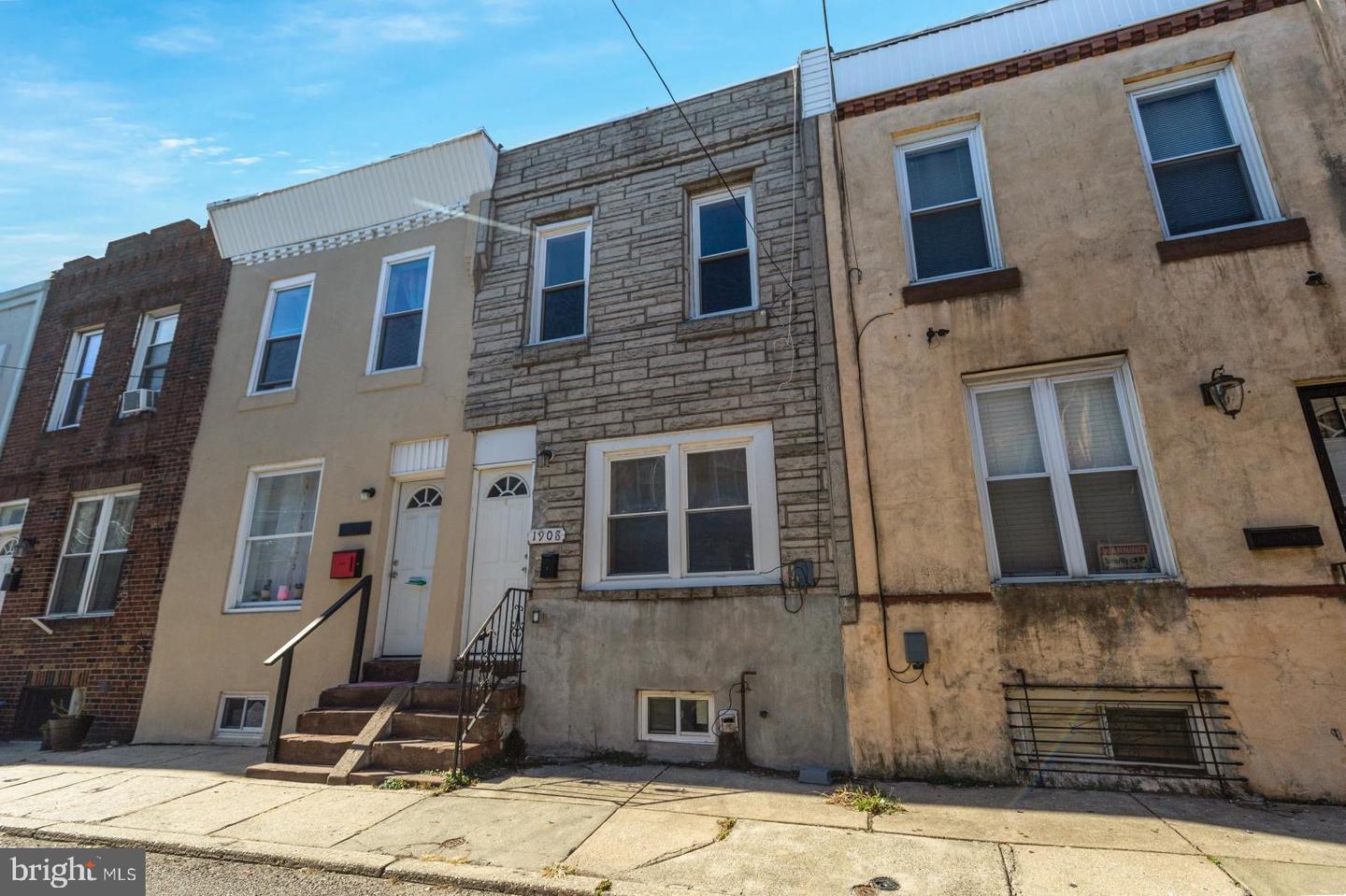 1908 S Bonsall St Property Photo 1
