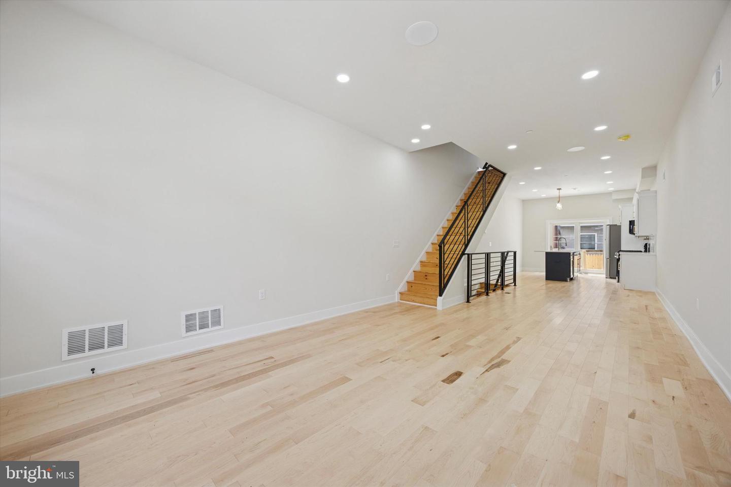 604 Mckean St Property Photo 2