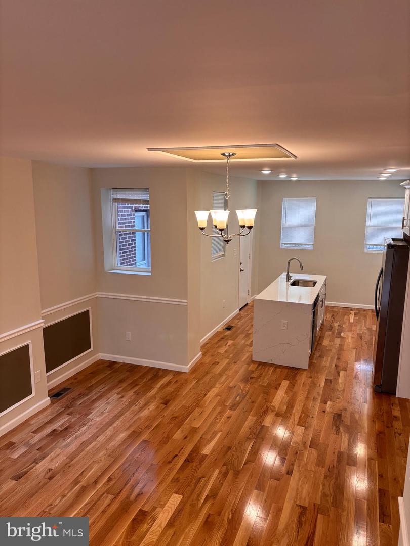 6442 N Sydenham St Property Photo 35