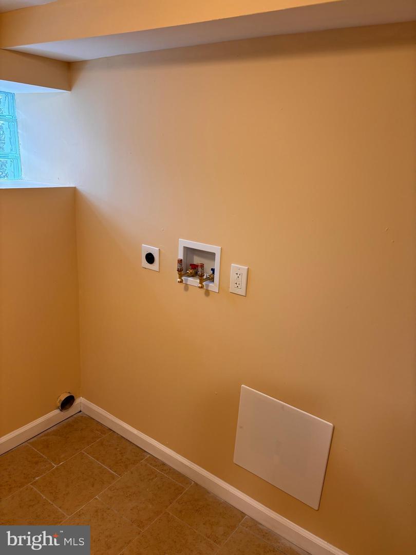 6442 N Sydenham St Property Photo 49