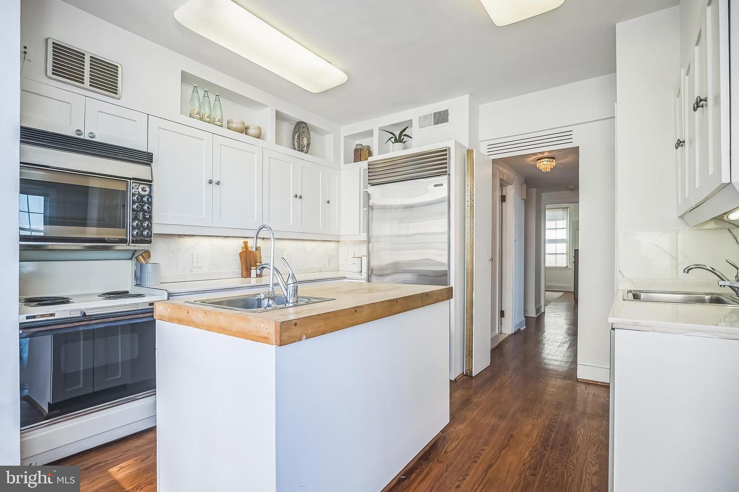 1800 Rittenhouse Square #902 Property Photo 6