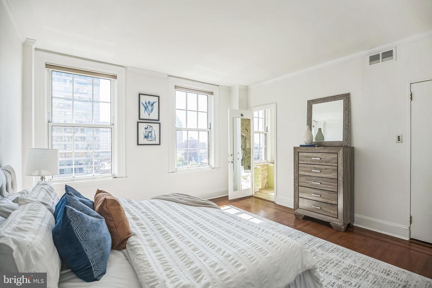1800 Rittenhouse Square #902 Property Photo 13