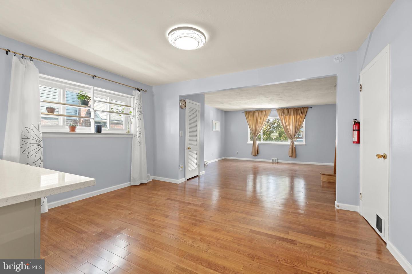 9028 Brous Ave Property Photo 13