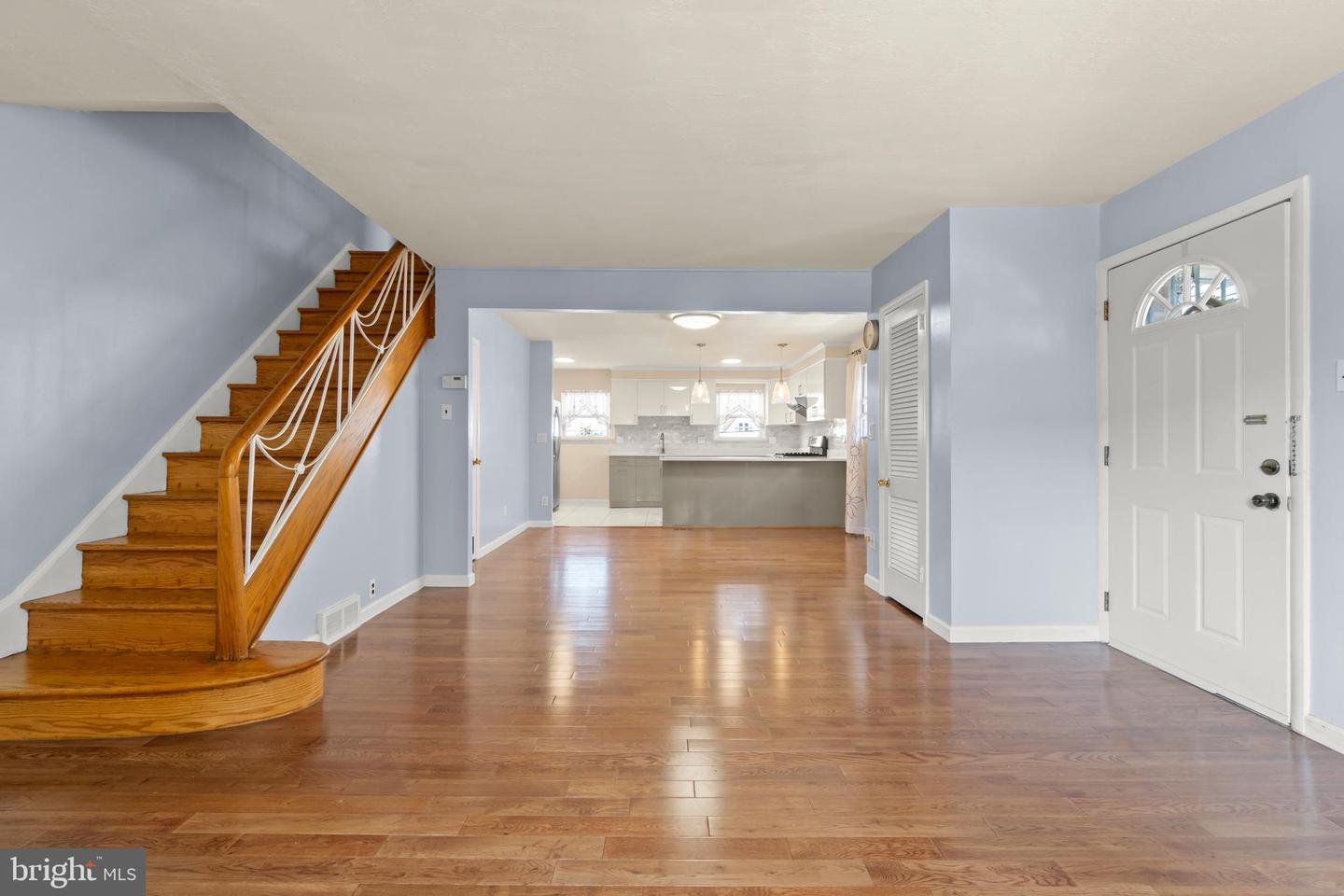 9028 Brous Ave Property Photo 14