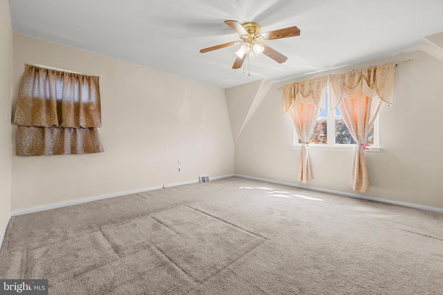9028 Brous Ave Property Photo 16