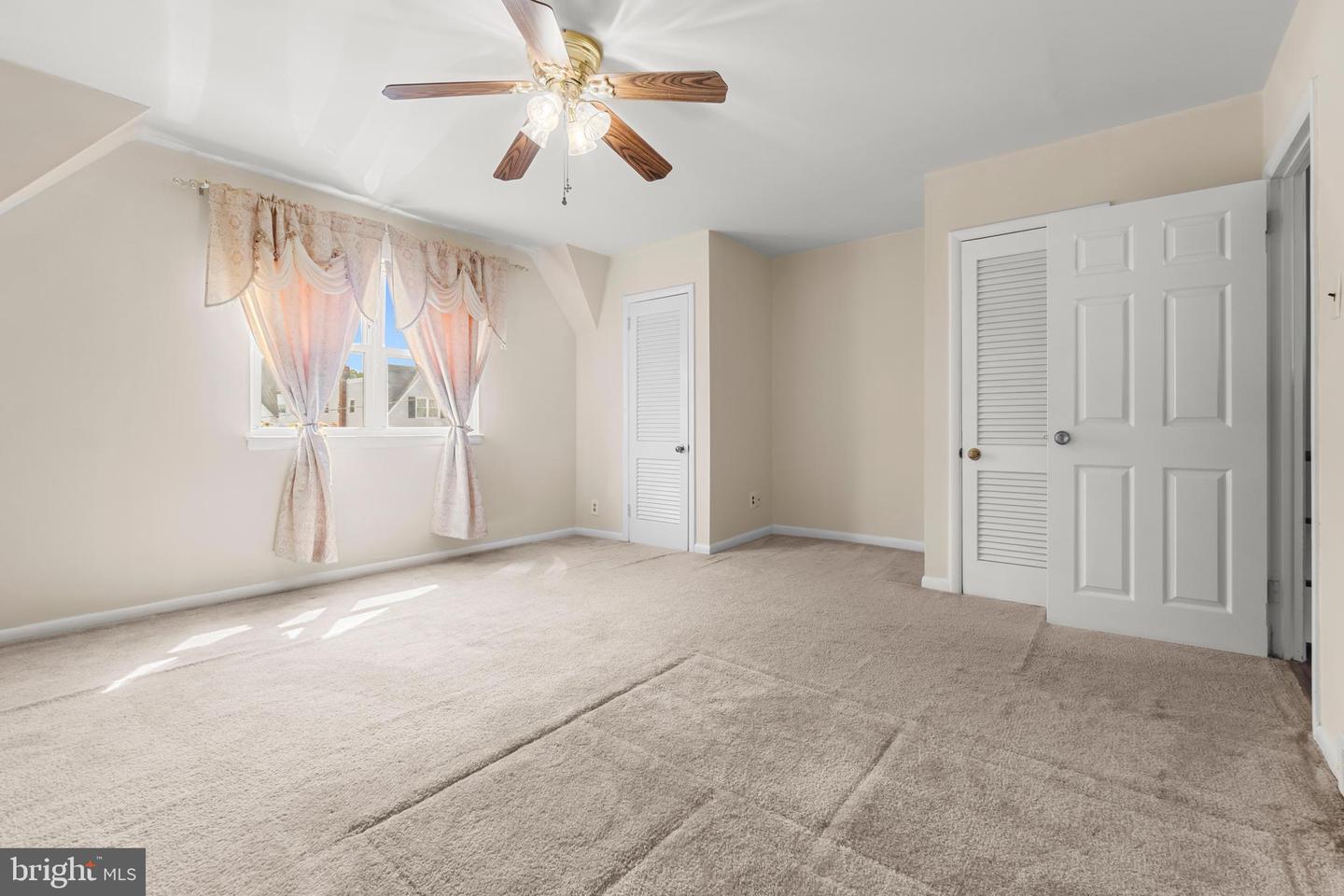 9028 Brous Ave Property Photo 17