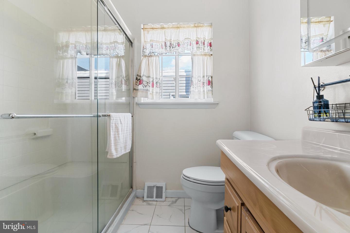 9028 Brous Ave Property Photo 23