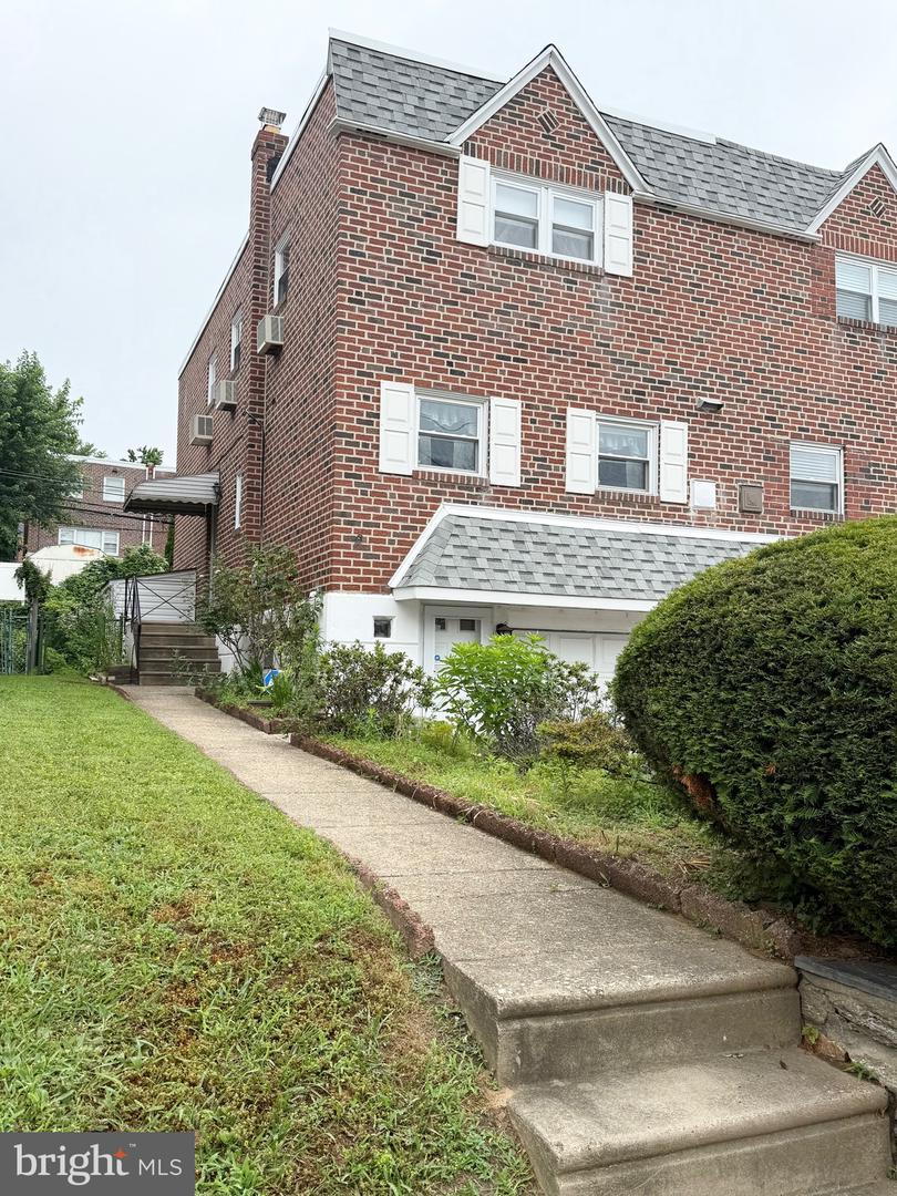 7311 Valley Ave Property Photo