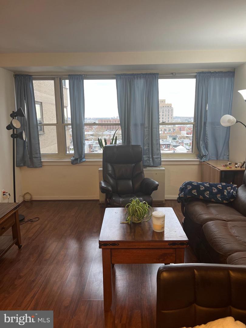 1806-18 RITTENHOUSE SQ #1006 Property Photo 1