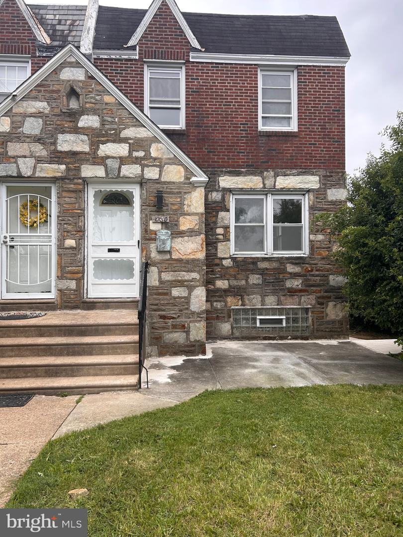 1000 Knorr St Property Photo 1