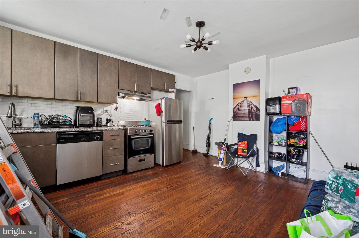 2327 E York St Property Photo 17