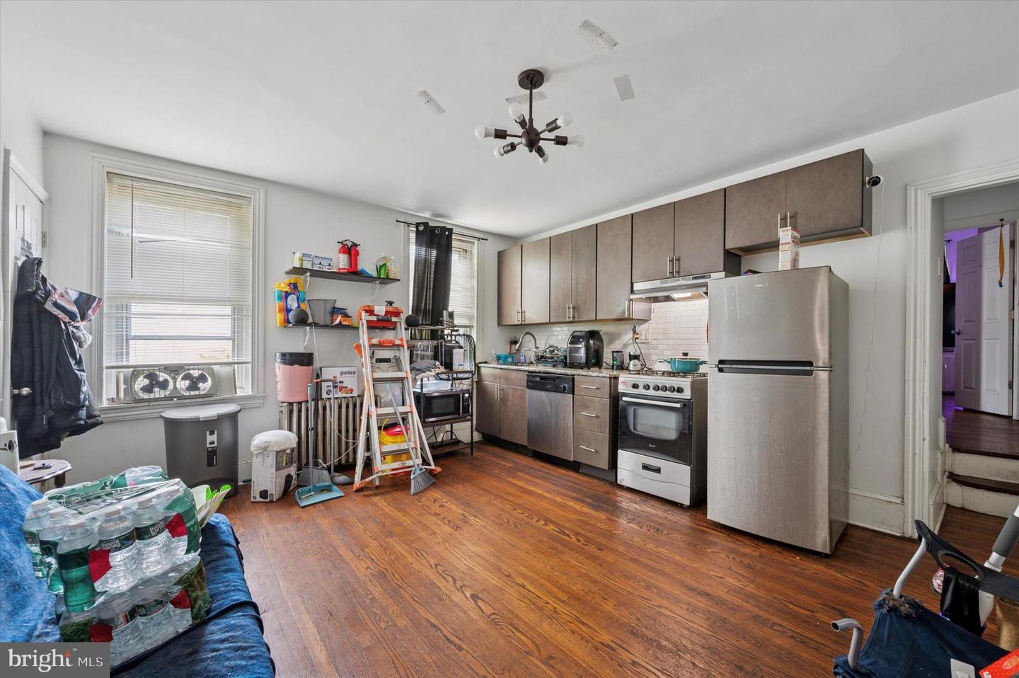 2327 E York St Property Photo 18