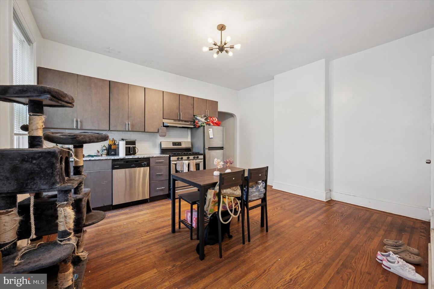 2327 E York St Property Photo 27