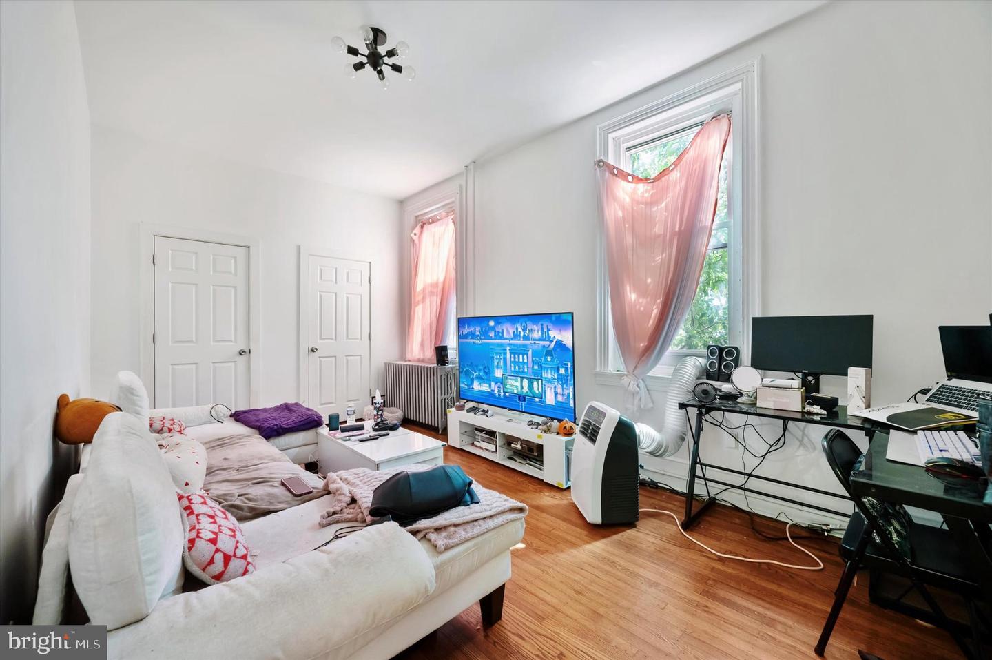 2327 E York St Property Photo 32