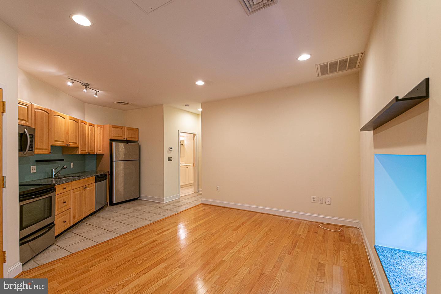 415 S 19th St #unit 2f Property Photo 1
