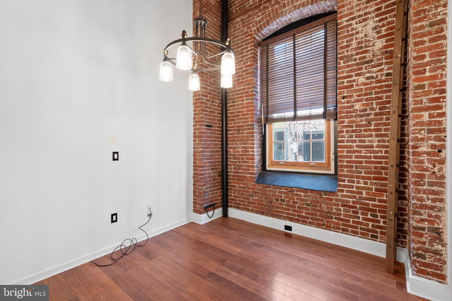 130-36 N BREAD ST #109 Property Photo 1
