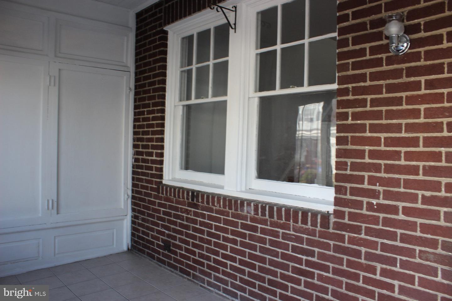 5932 Tackawanna St Property Photo 2