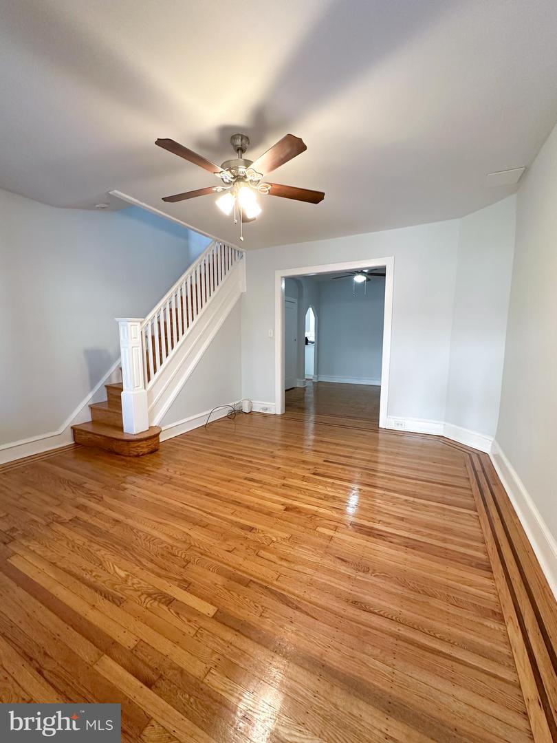 5932 Tackawanna St Property Photo 3