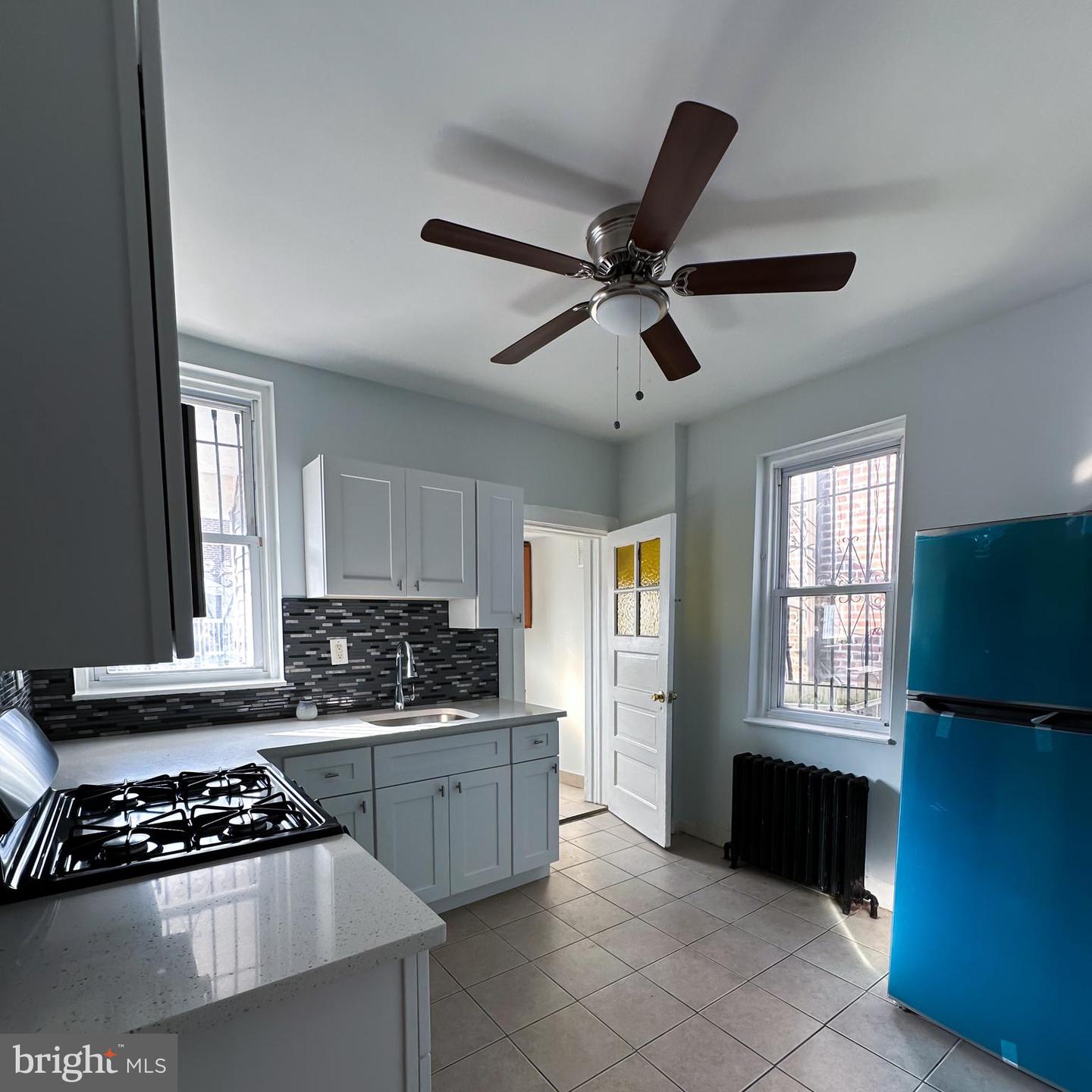 5932 Tackawanna St Property Photo 7