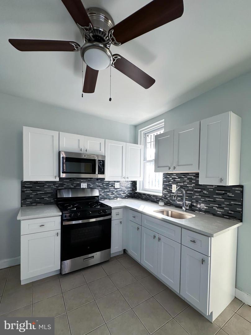 5932 Tackawanna St Property Photo 8