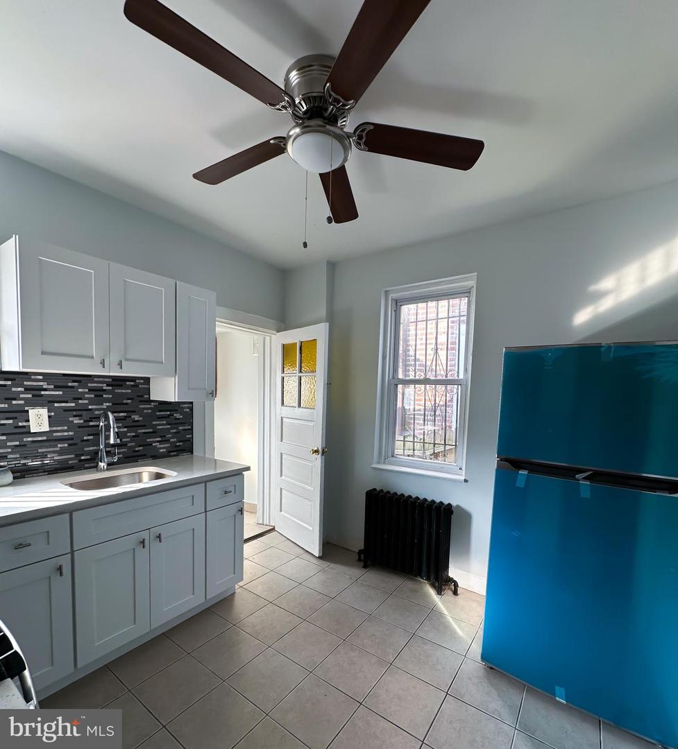 5932 Tackawanna St Property Photo 9