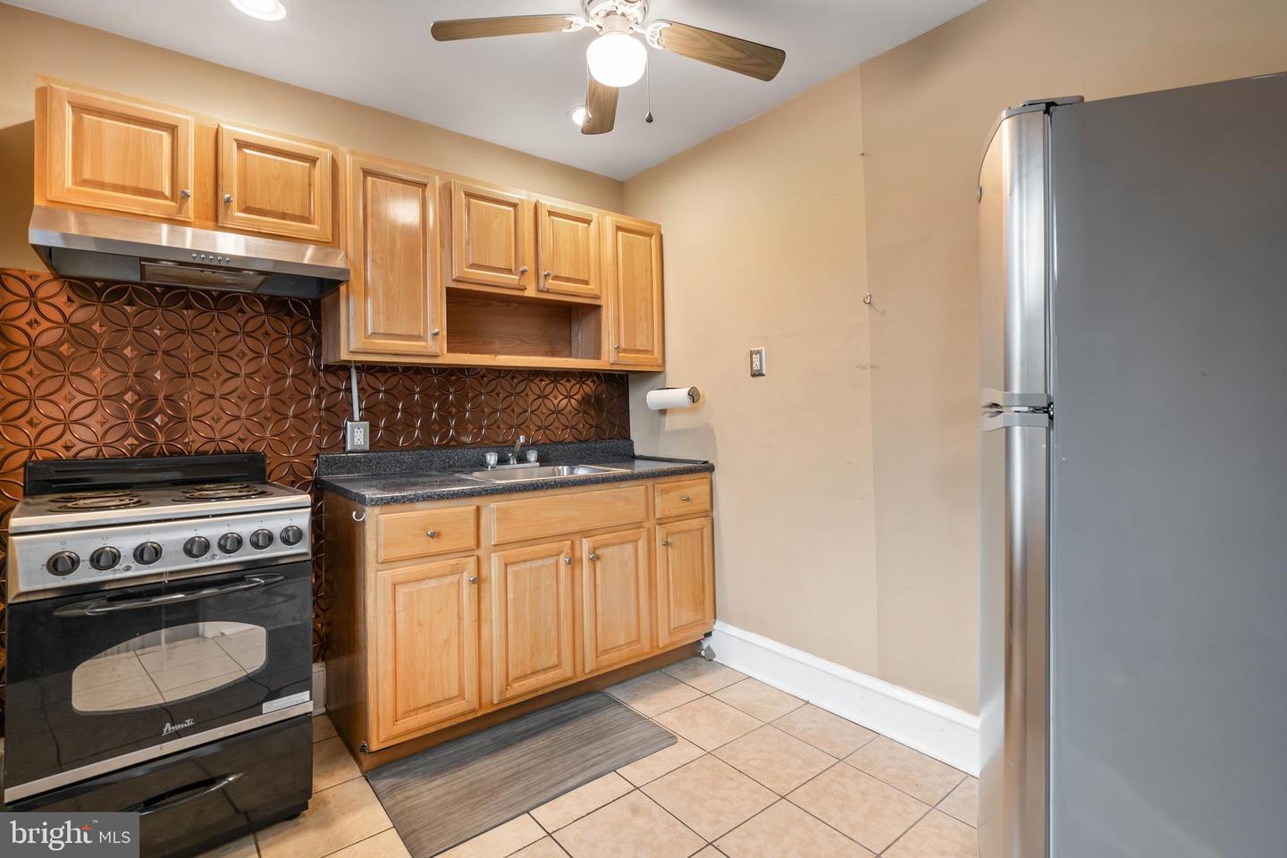1501 Belmont Ave Property Photo 6