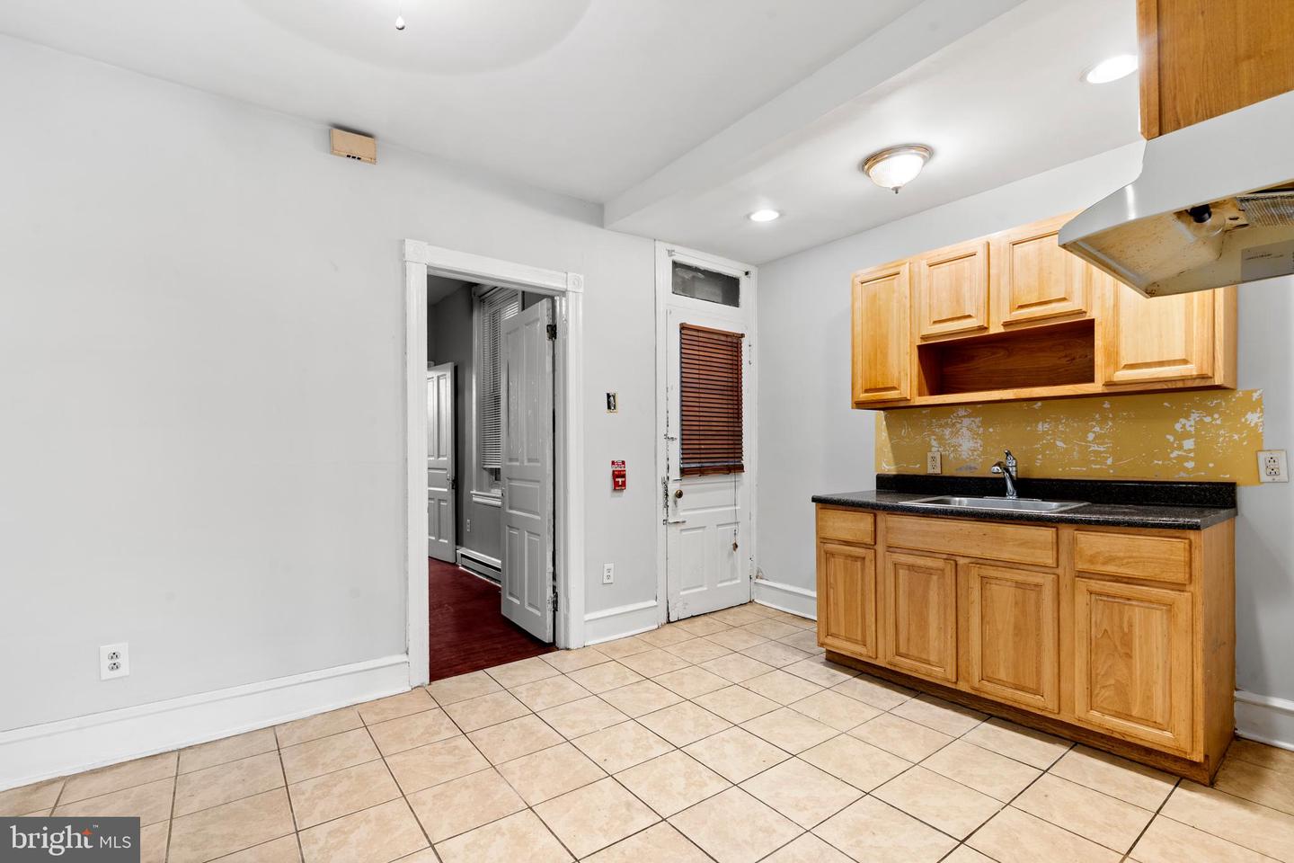 1501 Belmont Ave Property Photo 26