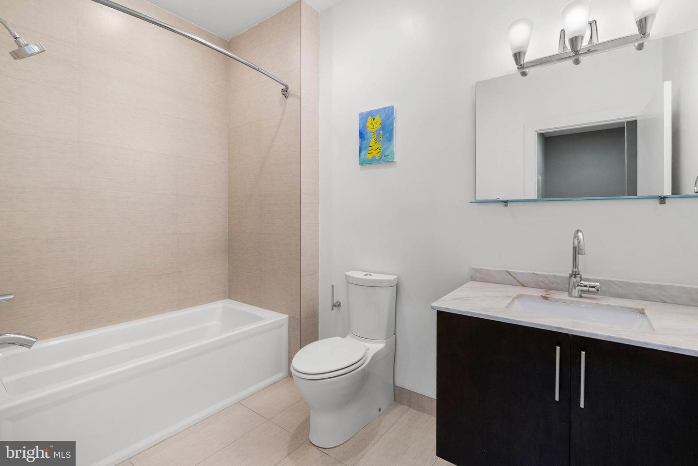 884 N Lawrence St Property Photo 15