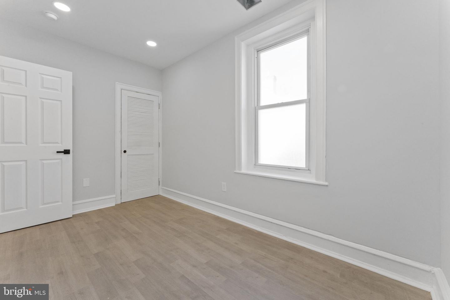 7703 Ridge Ave Property Photo 9