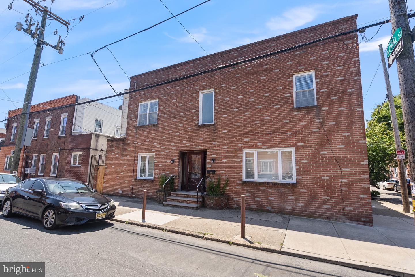2401 S OPAL ST Property Photo 1