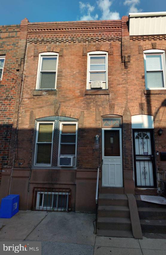 1649 S TAYLOR ST Property Photo 1