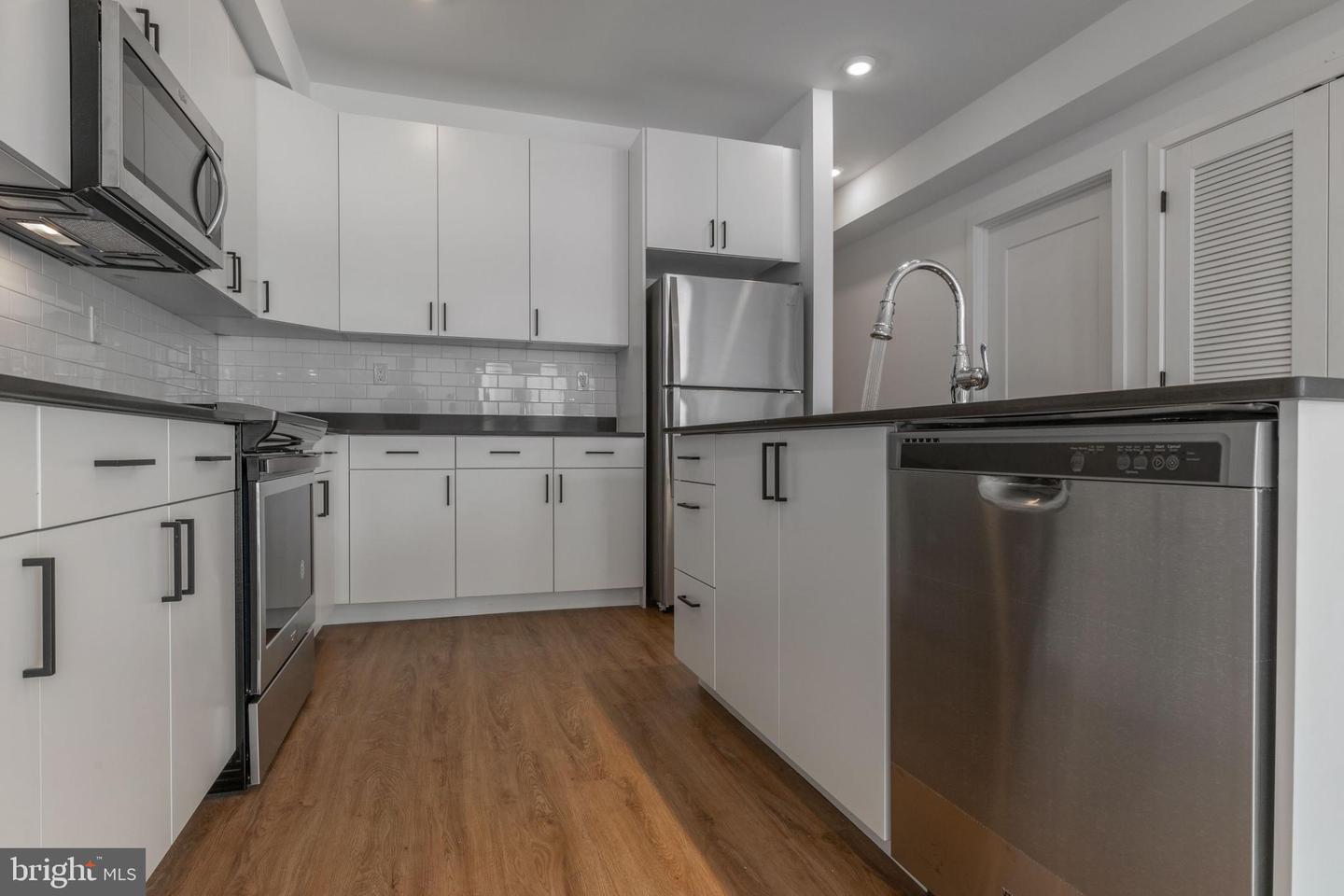1519 Ridge Ave #503 Property Photo 1