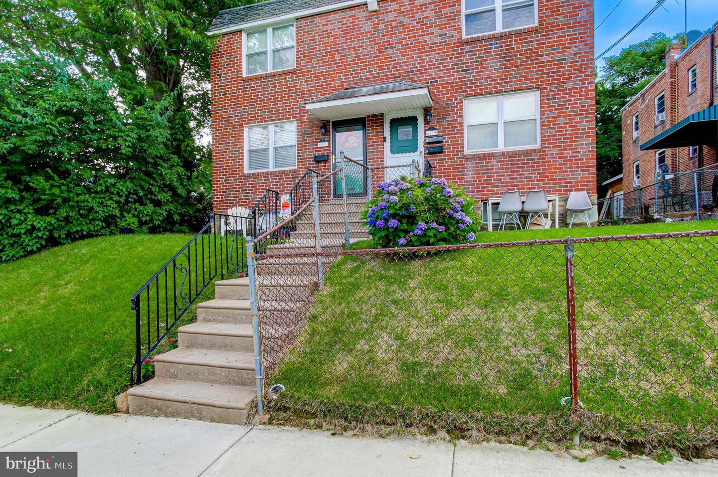 6941 Shelbourne St Property Photo 2