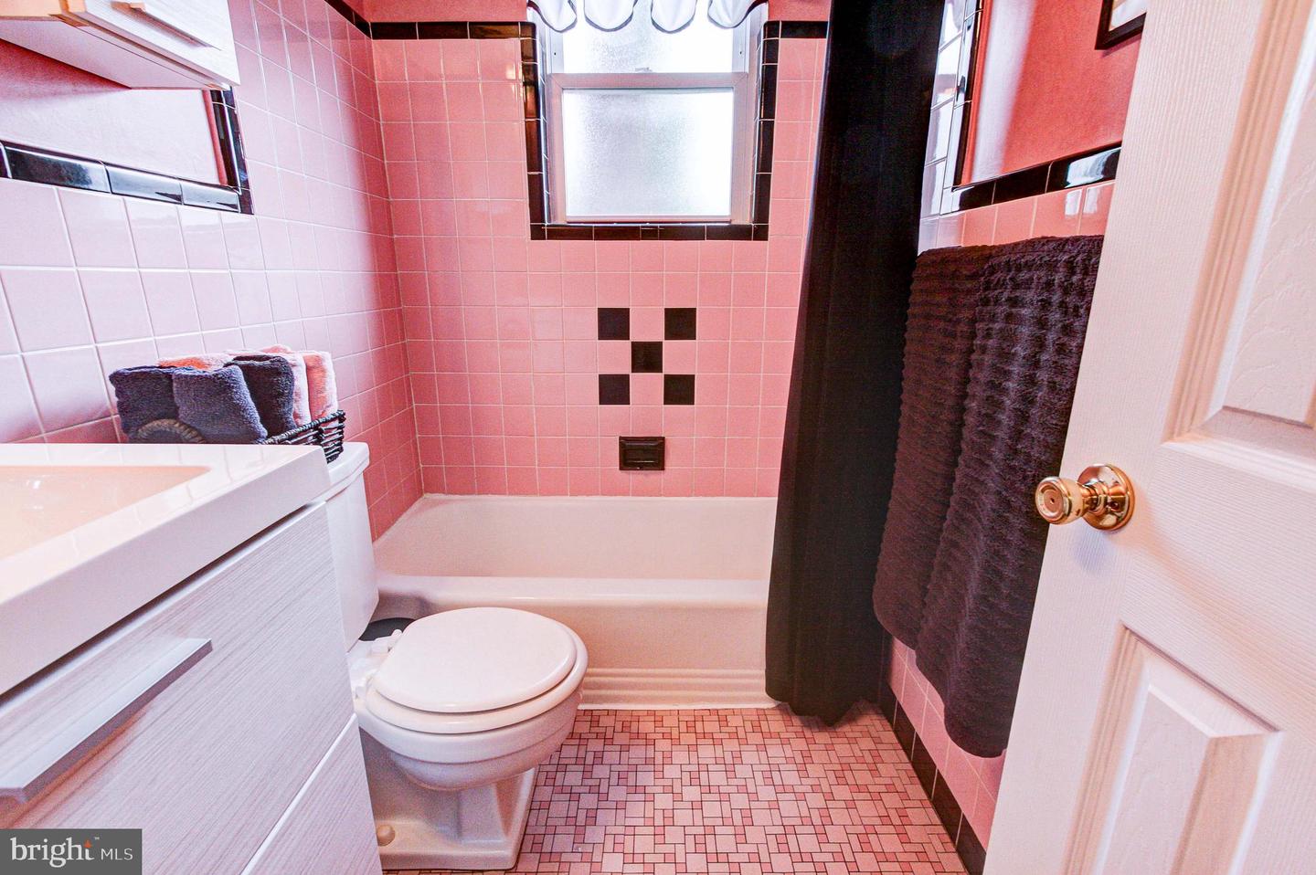 6941 Shelbourne St Property Photo 12