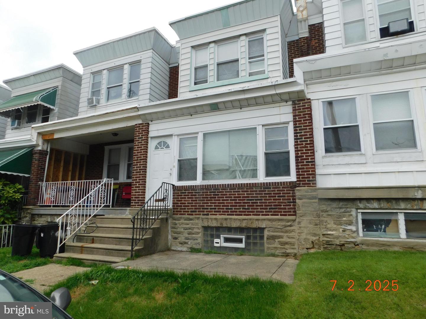 6042 N AMERICAN ST Property Photo 1