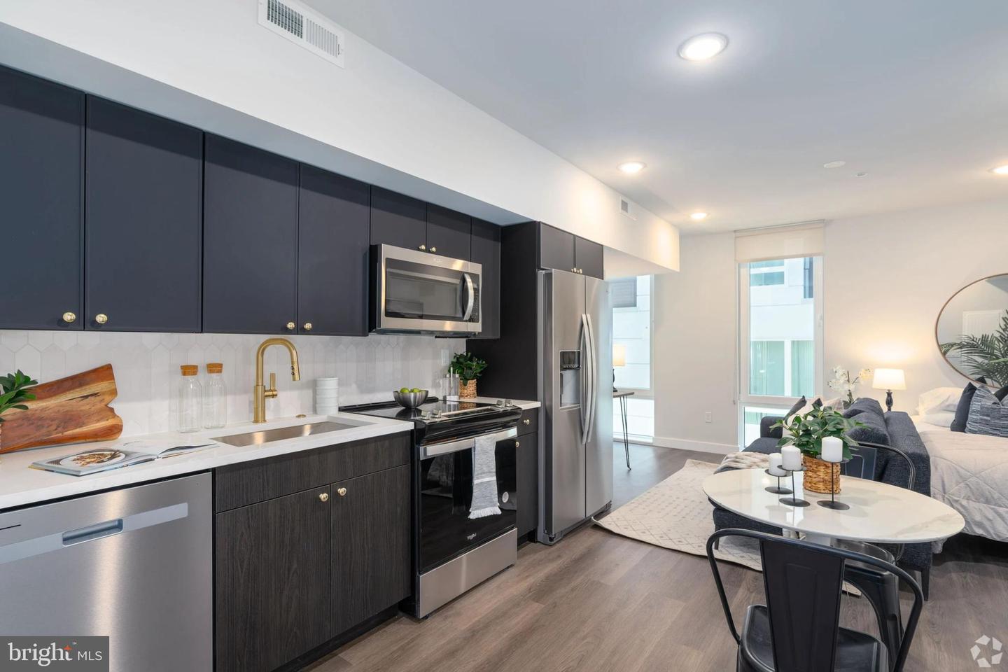 1102 GERMANTOWN AVE #UNIT 306 Property Photo 1