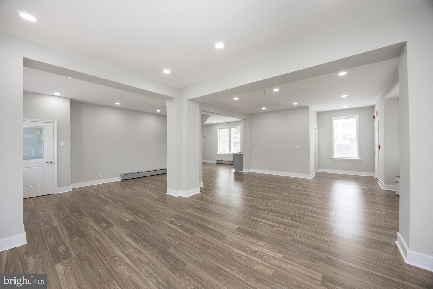 5213 N Broad St Property Photo 6