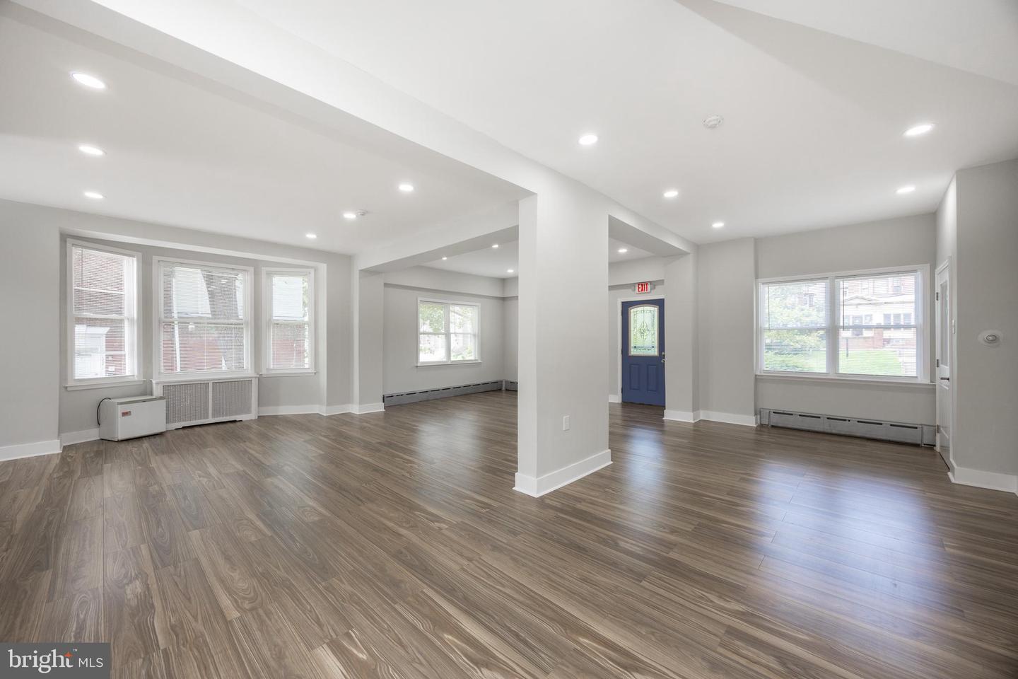 5213 N Broad St Property Photo 12