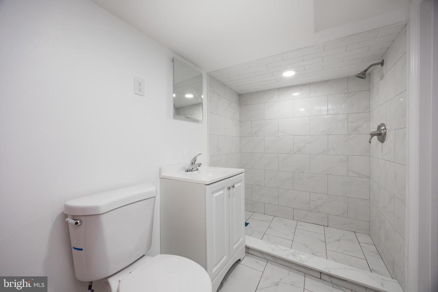 5213 N Broad St Property Photo 13